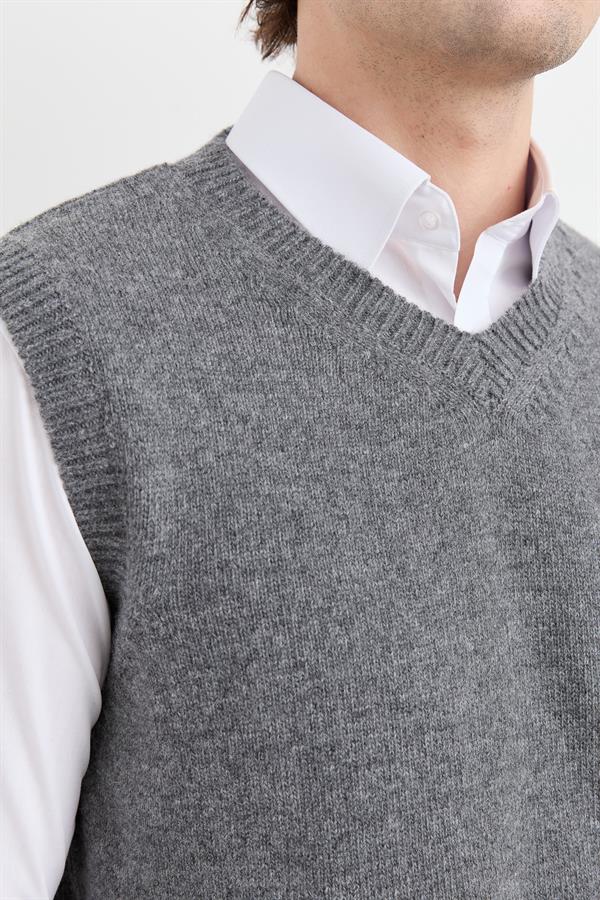 Мужской толстый шерстяной свитер с v-образным вырезом