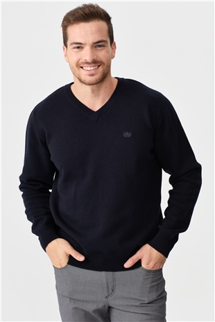 Мужской классический свитер с V-образным вырезом темно синий