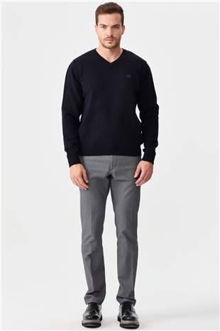Мужской классический свитер с V-образным вырезом темно синий