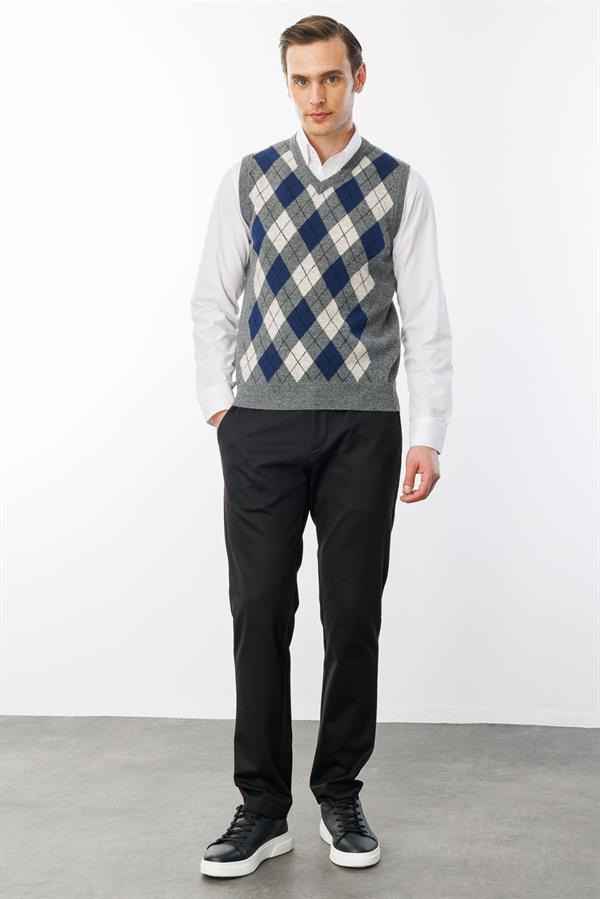 Erkek V Yaka Önü Baklava Desenli Yün Süveter Füme