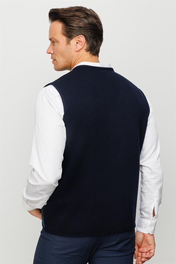 Мужской жилет с V образным вырезом в клетку спереди темно синий