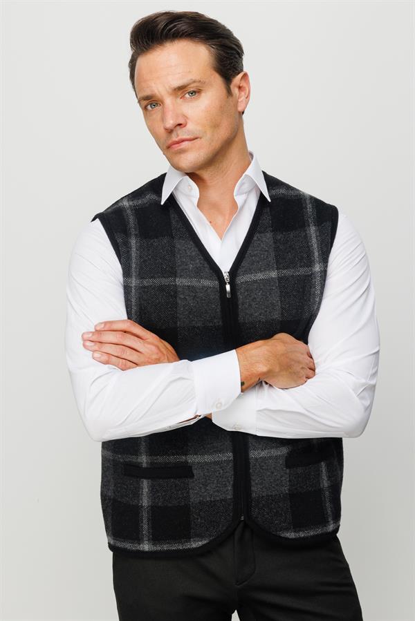 Мужской жилет с V образным вырезом в клетку спереди черный
