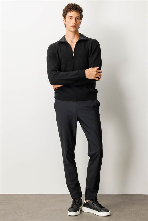 Erkek Yakası Fermuarlı Basic Yün Kazak Siyah