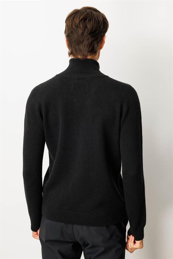 Erkek Yakası Fermuarlı Basic Yün Kazak Siyah
