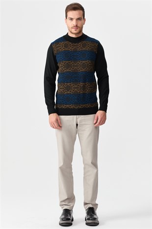 Мужская полуводолазка с рисунком спереди черная