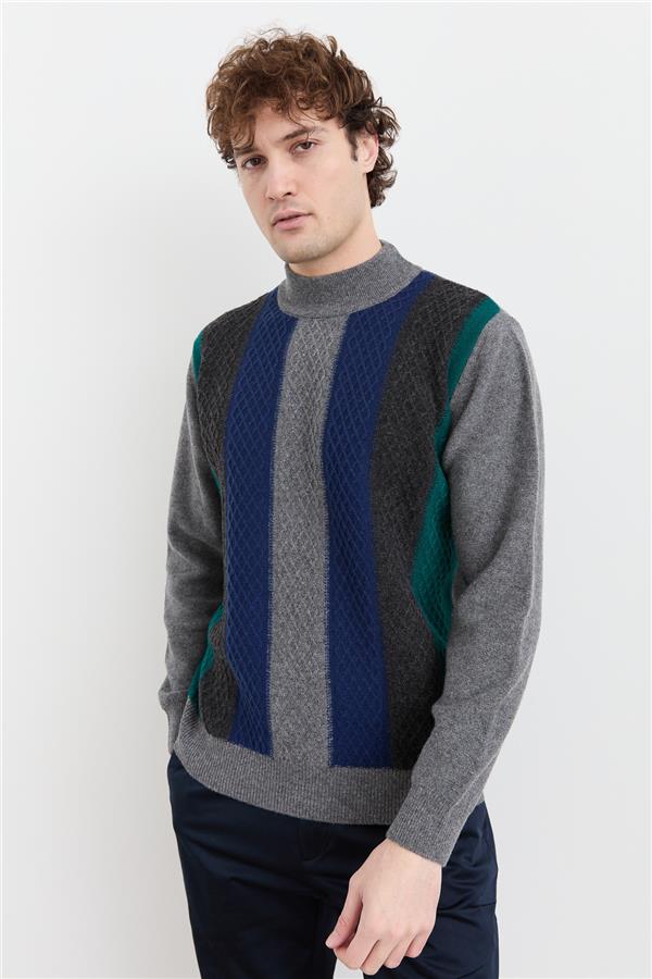 Мужской шерстяной свитер с рисунком спереди