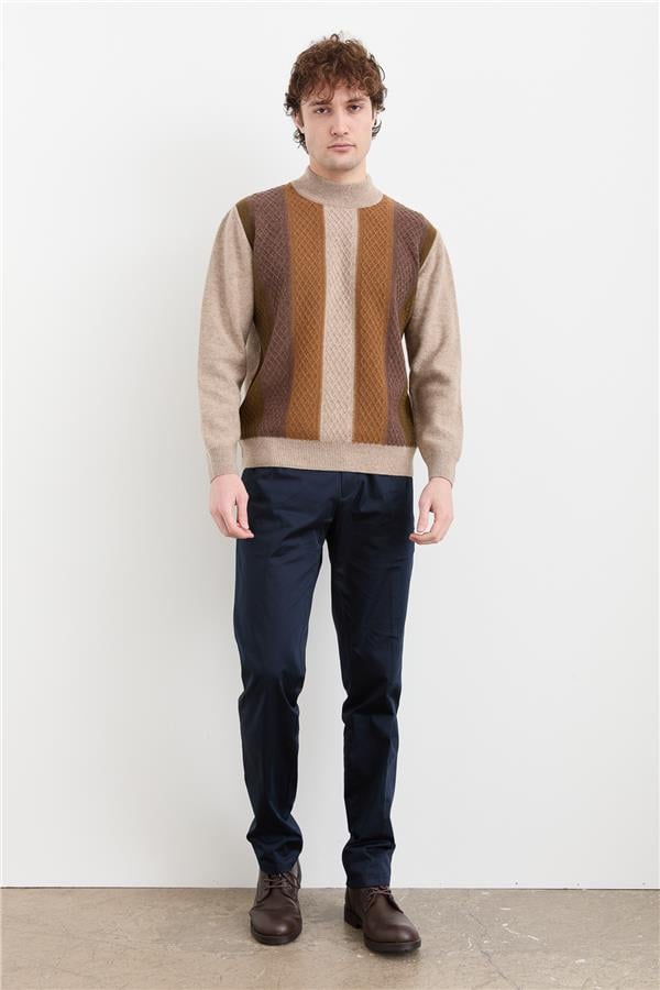 Мужской шерстяной свитер с рисунком спереди