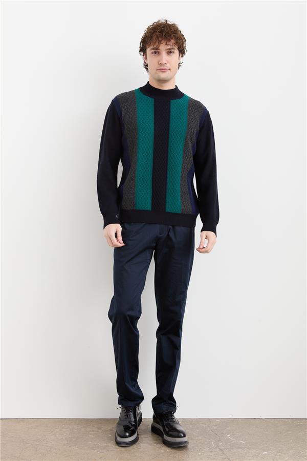 Мужской шерстяной свитер с рисунком спереди