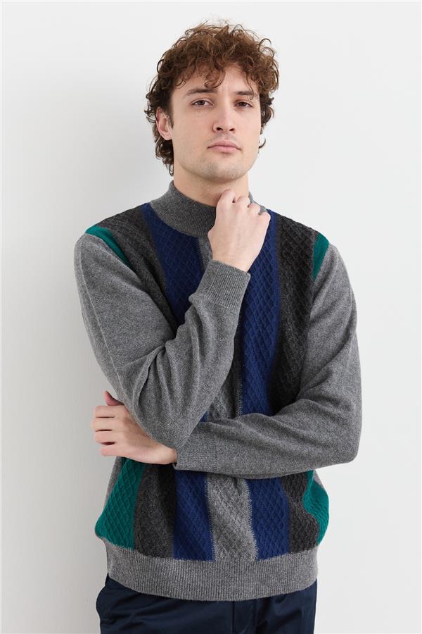 Мужской шерстяной свитер с рисунком спереди