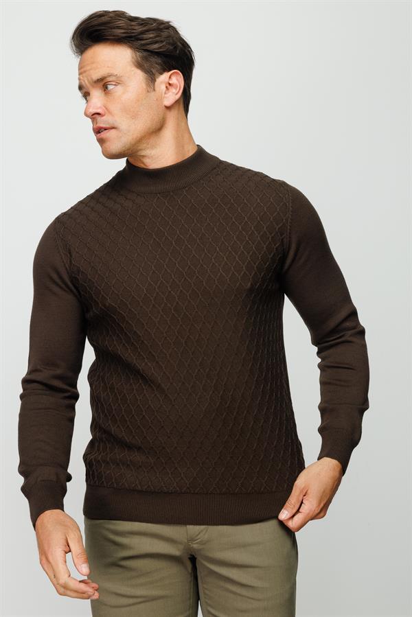 Мужская полуводолазка с расцветкой соты коричневая 