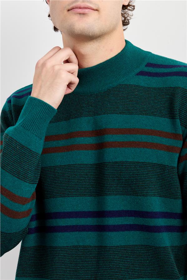 Мужской шерстяной свитер в красочную полоску с водолазкой  Цвет утиной головы