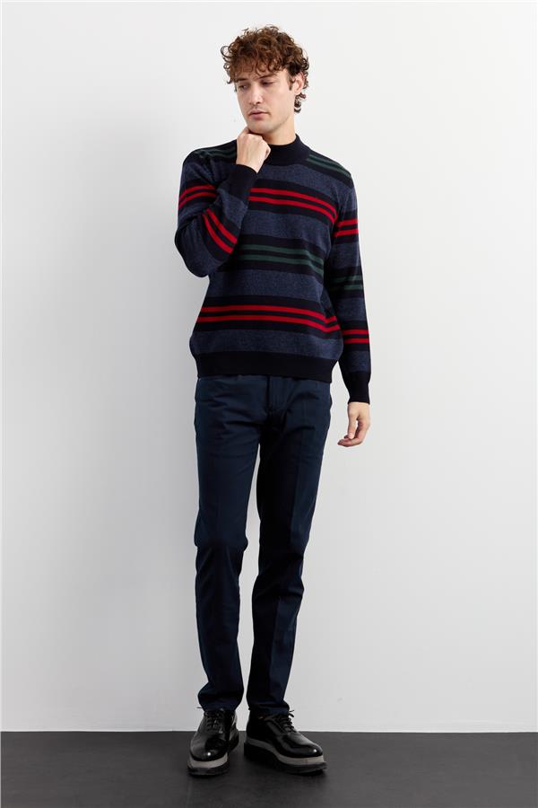 Мужской шерстяной свитер в красочную полоску с водолазкой Темно-синий