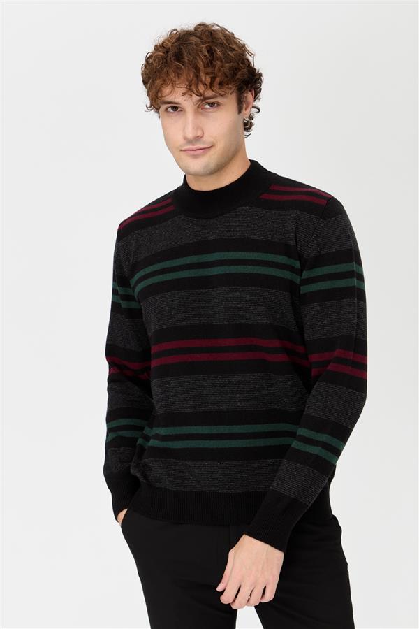 Мужской шерстяной свитер в красочную полоску с водолазкой Черный
