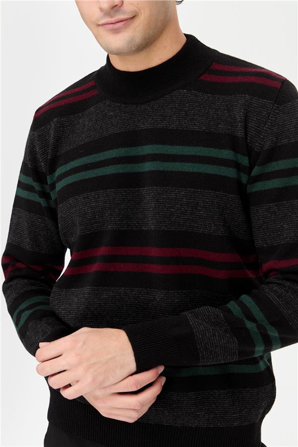 Мужской шерстяной свитер в красочную полоску с водолазкой Черный