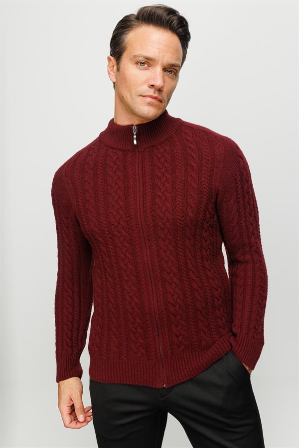 Мужская шерстяная полуводолазка с вязкой косичка бордовая