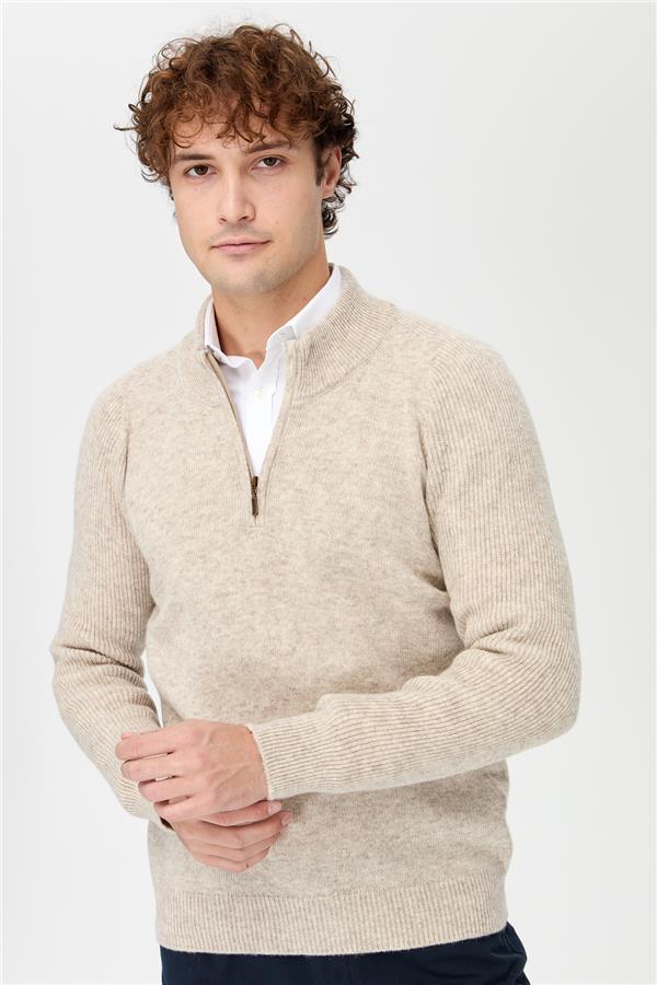 Мужской шерстяной свитер с высоким воротником Бежевый