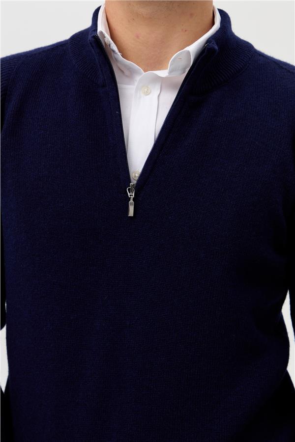 Мужской шерстяной свитер с высоким воротником светло-темно-синий