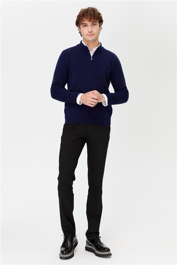 Мужской шерстяной свитер с высоким воротником светло-темно-синий