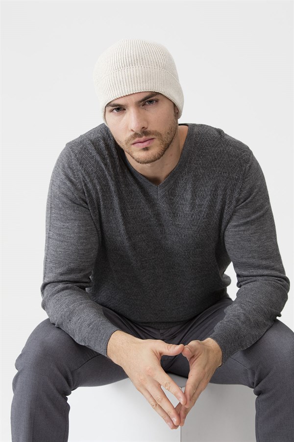 Мужская шерстяная шапка бежевая