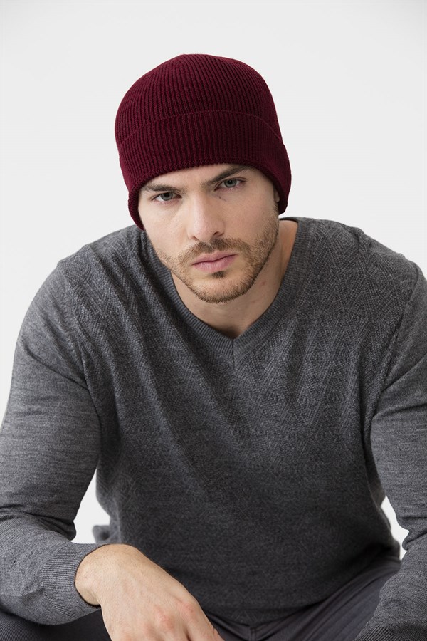Мужская шерстяная шапка бордовая