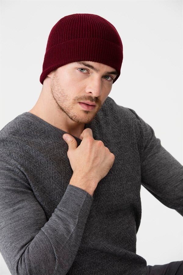 Мужская шерстяная шапка бордовая