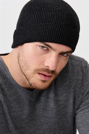 Мужская шерстяная шапка темно дымчатая