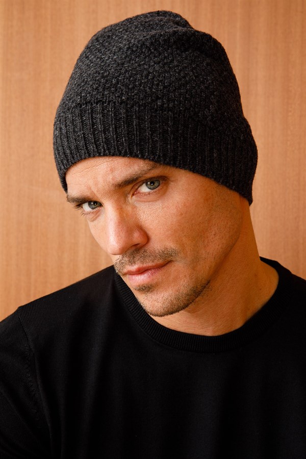 Мужская шерстяная шапка темно дымчатая