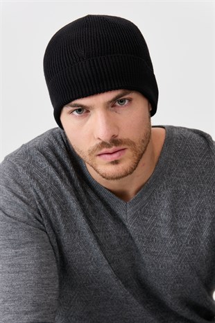 Мужская шерстяная шапка черная
