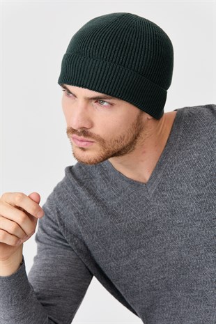 Мужская шерстяная шапка зеленая