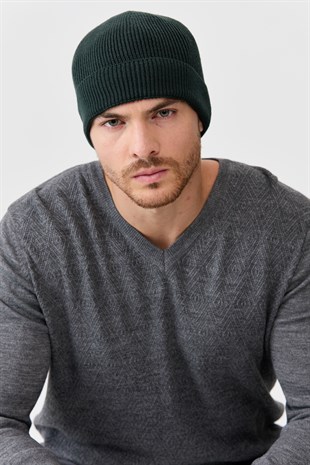 Мужская шерстяная шапка зеленая