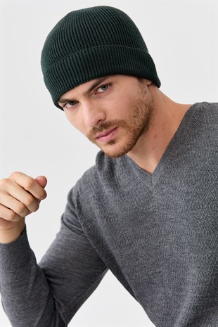 Мужская шерстяная шапка зеленая
