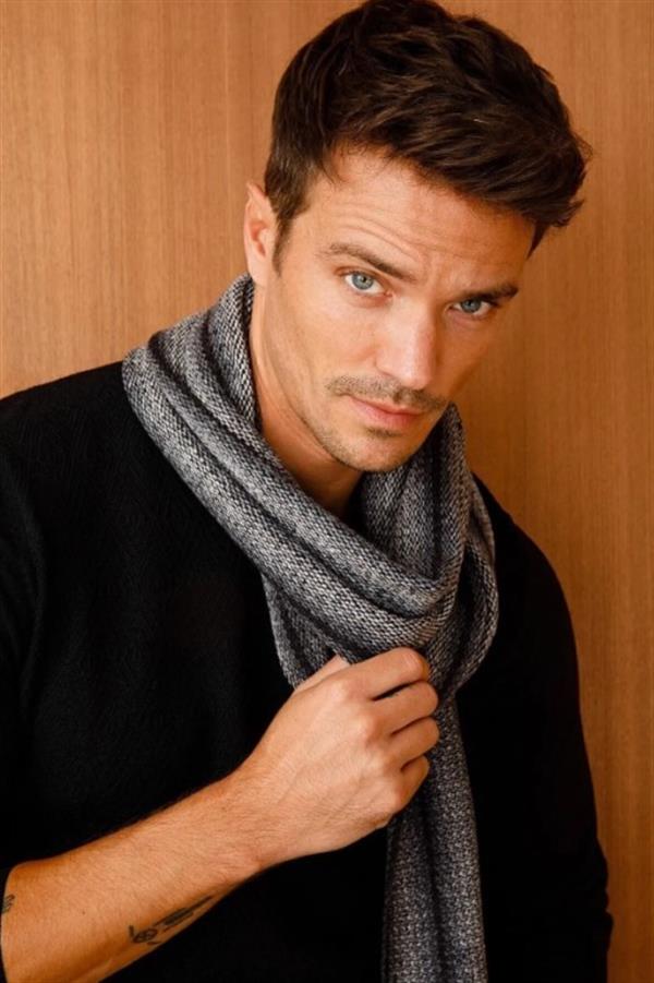 Мужской шерстяной шарф черный