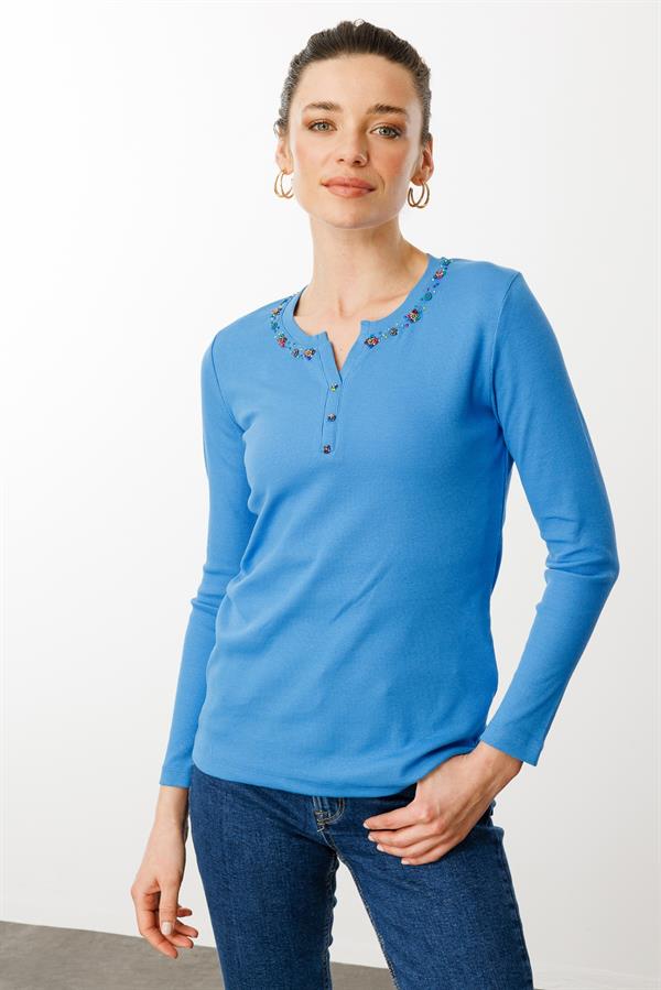 Kadın Açma Yaka Boncuk İşlemeli Penye Bluz Mavi