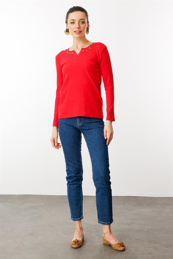 Kadın Açma Yaka Boncuk İşlemeli Penye Bluz Kırmızı