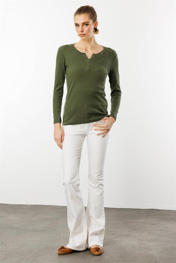 Kadın Açma Yaka Boncuk İşlemeli Penye Bluz Haki