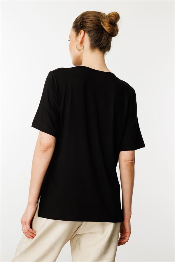 Kadın Açma Yaka Dantel Çiçek İşlemeli Penye T-Shirt Siyah