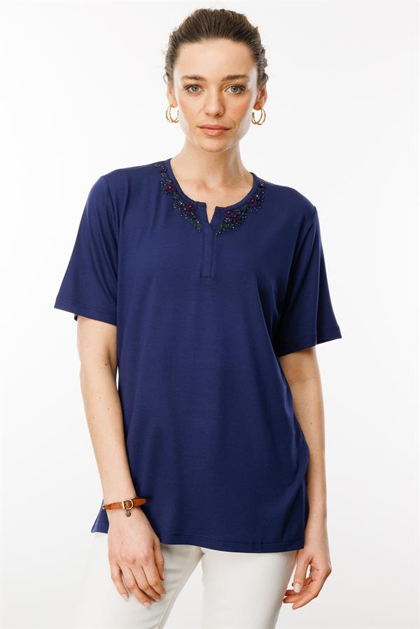 Kadın Açma Yaka Dantel Çiçek İşlemeli Penye T-Shirt Lacivert