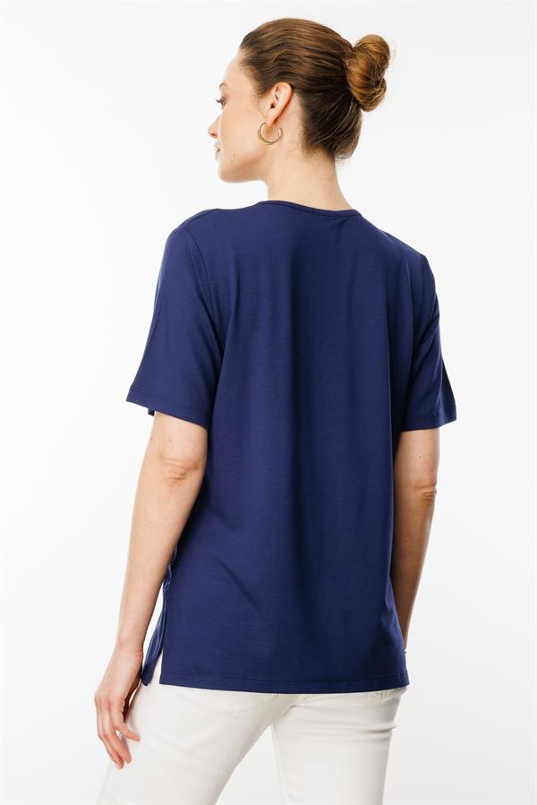 Kadın Açma Yaka Dantel Çiçek İşlemeli Penye T-Shirt Lacivert