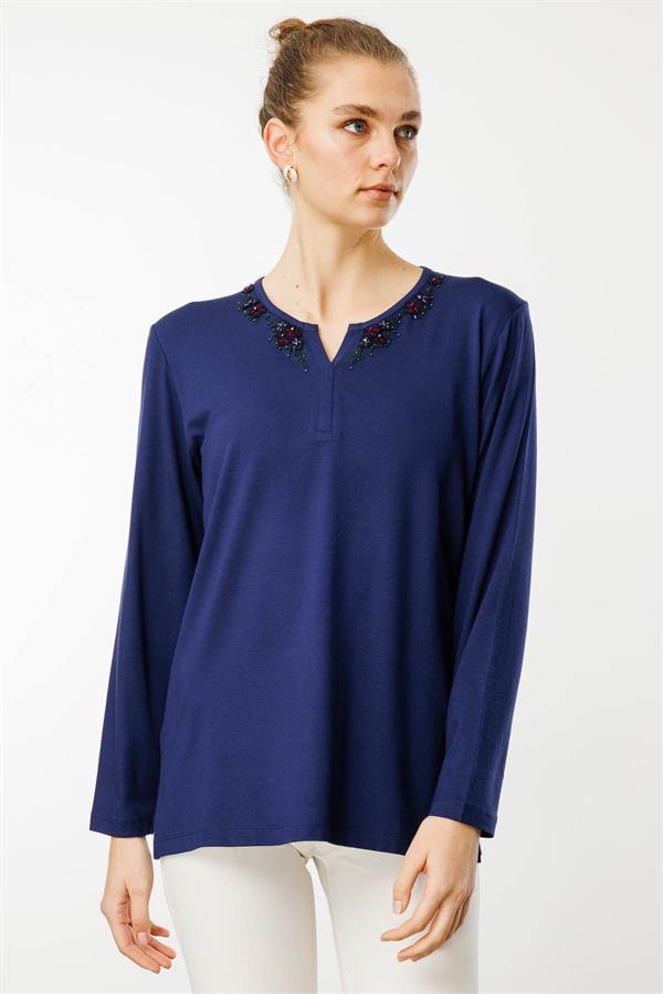 Kadın Açma Yaka Dantel Çiçek İşlemeli Penye Bluz Lacivert