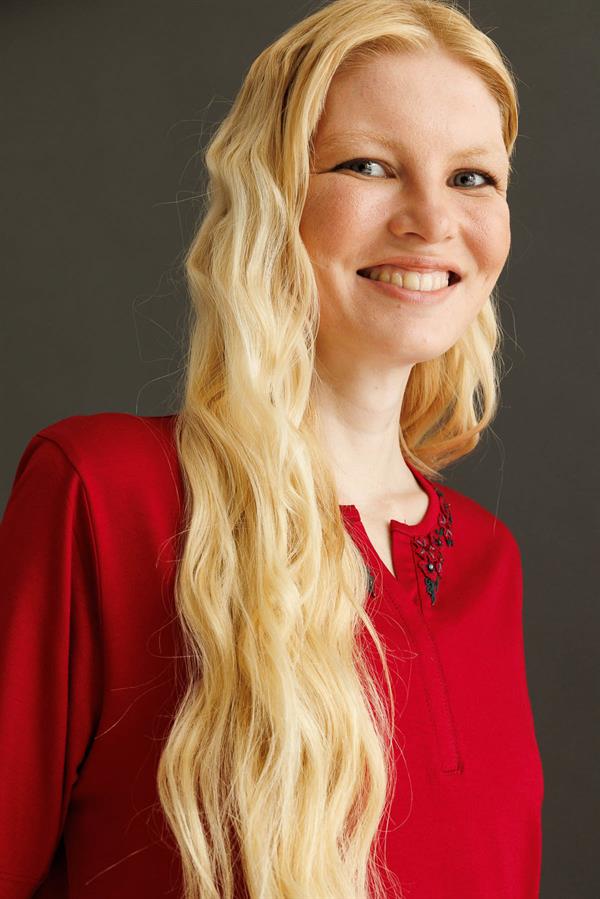 Kadın Açma Yaka Dantel Çiçek İşlemeli Penye T-Shirt Bordo