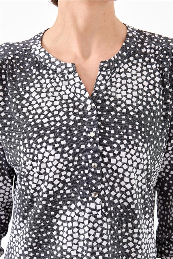 Женская хлопковая блуза с воротником двуцветная черная