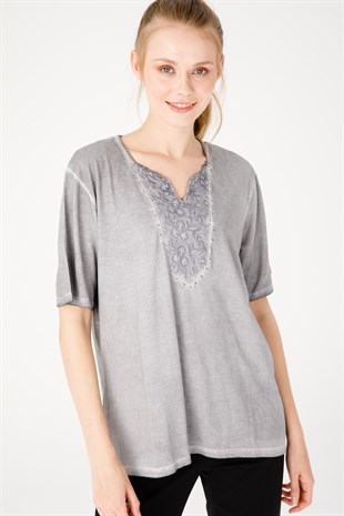 Kadın Açma Yaka Kısa Kol Güpürlü Penye Bluz Gri
