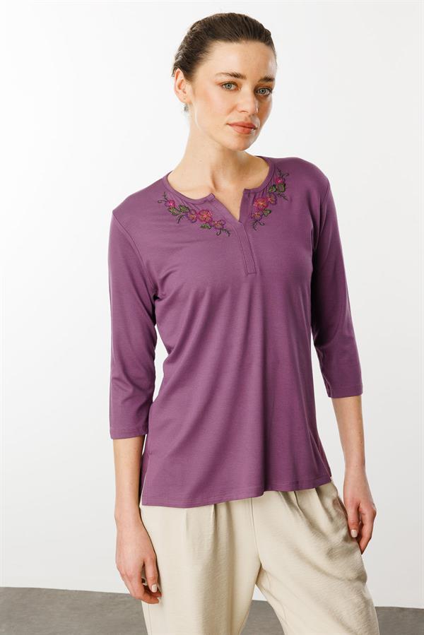 Kadın Açma Yaka Nakış İşlemeli Penye Bluz Lila