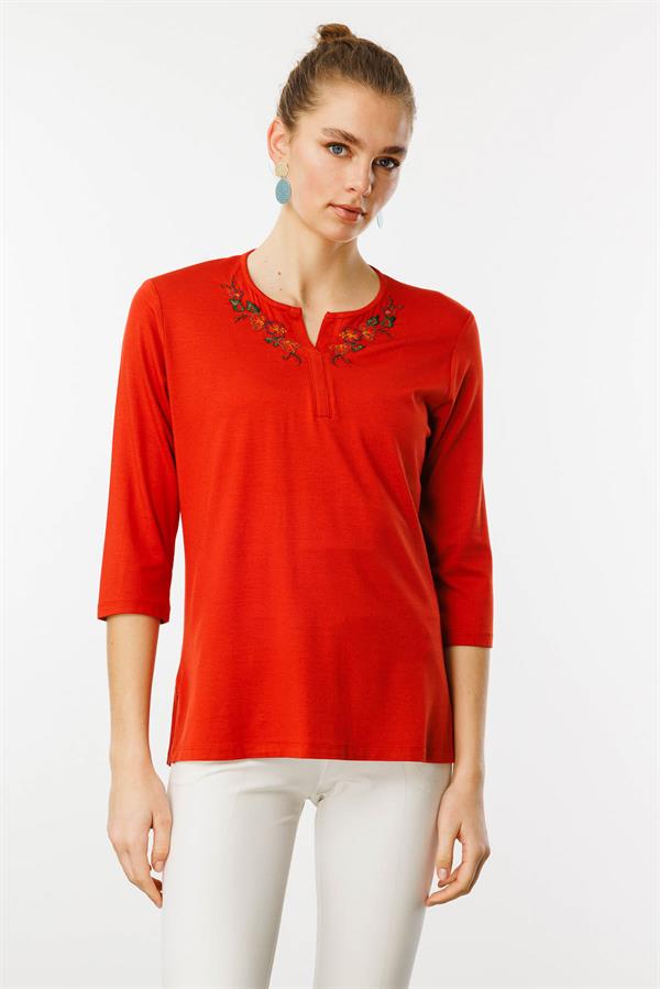 Kadın Açma Yaka Nakış İşlemeli Penye Bluz Oranj