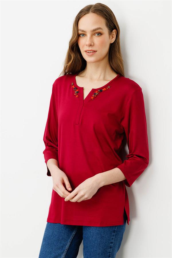 Kadın Açma Yaka Nakış İşlemeli Penye Bluz Vişne