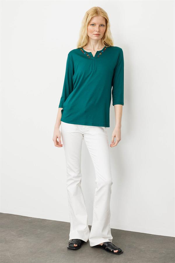 Kadın Açma Yaka Nakış İşlemeli Penye Bluz Yeşil