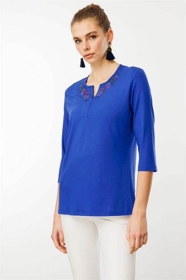 Kadın Açma Yaka Nakış İşlemeli Penye Bluz Saks