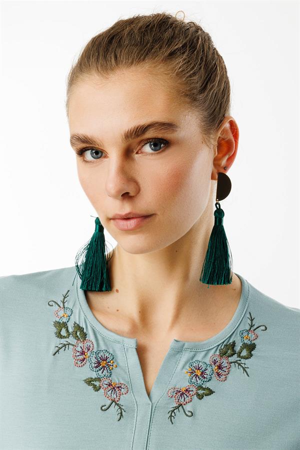 Kadın Açma Yaka Nakış İşlemeli Penye Bluz Mint