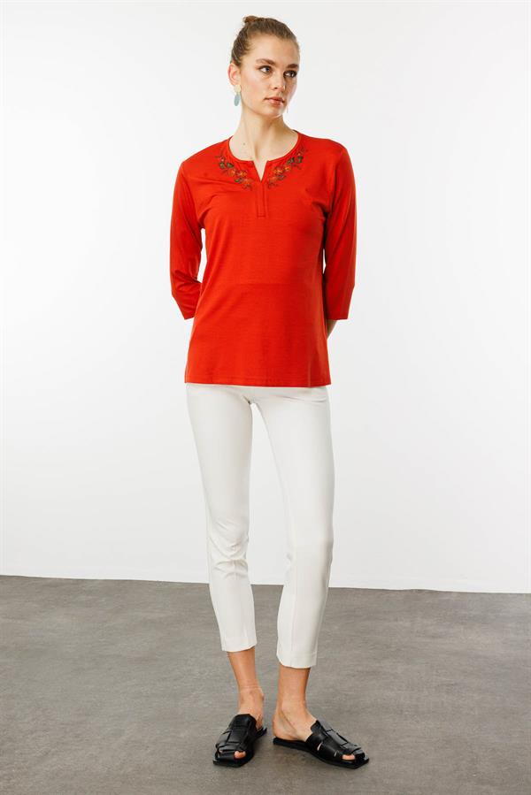 Kadın Açma Yaka Nakış İşlemeli Penye Bluz Oranj