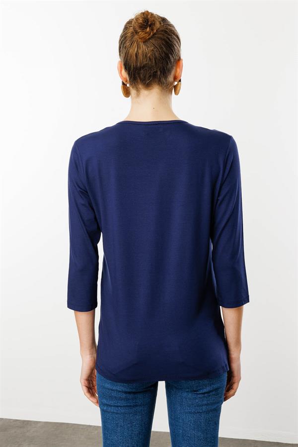 Kadın Açma Yaka Nakış İşlemeli Penye Bluz Lacivert